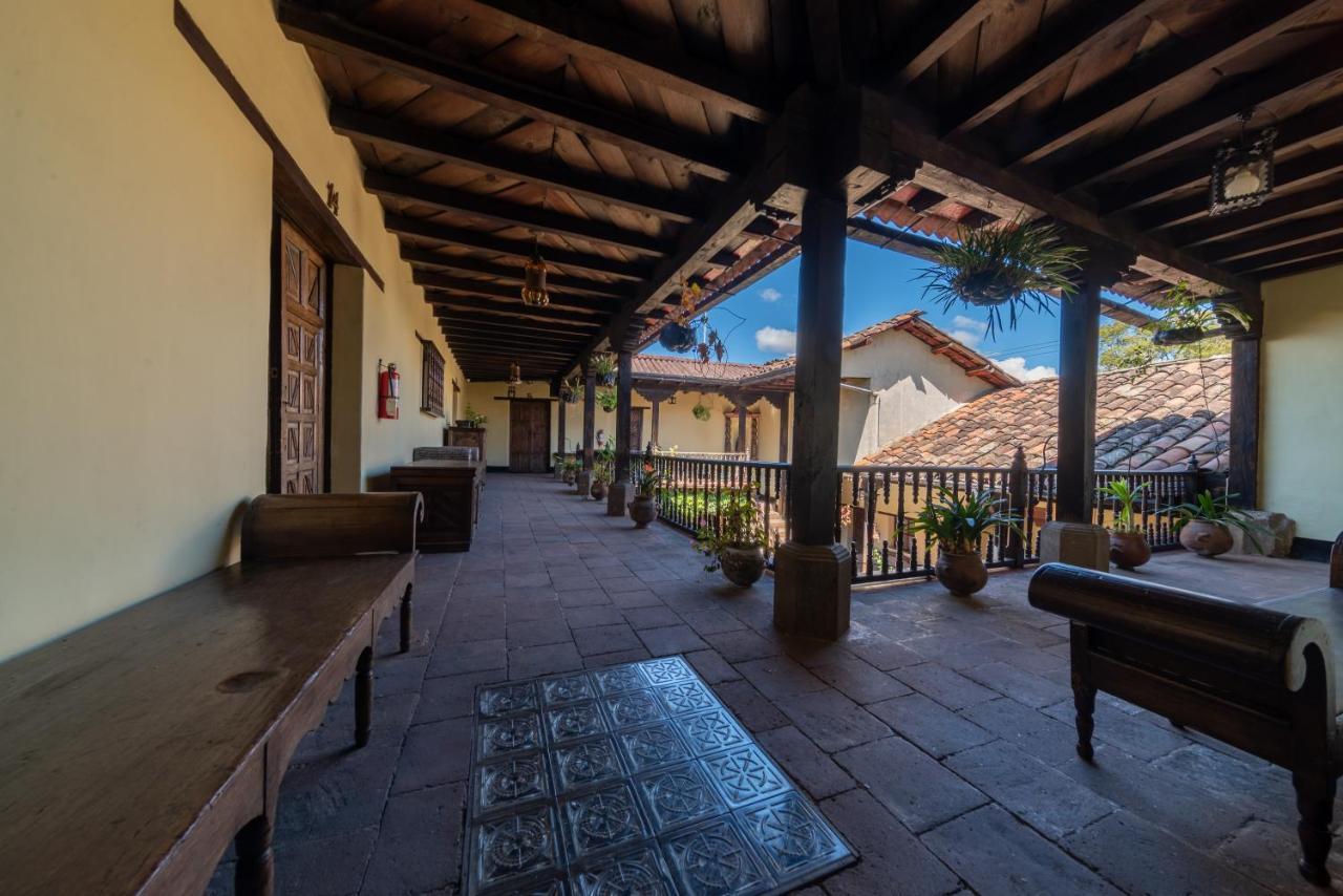 Hotel Museo Mayan Inn Chichicastenango Exterior photo