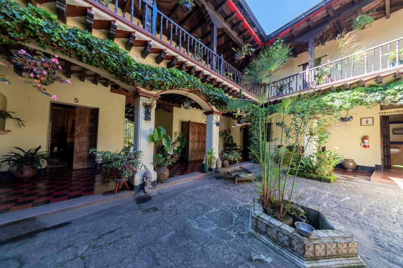 Hotel Museo Mayan Inn Chichicastenango Exterior photo