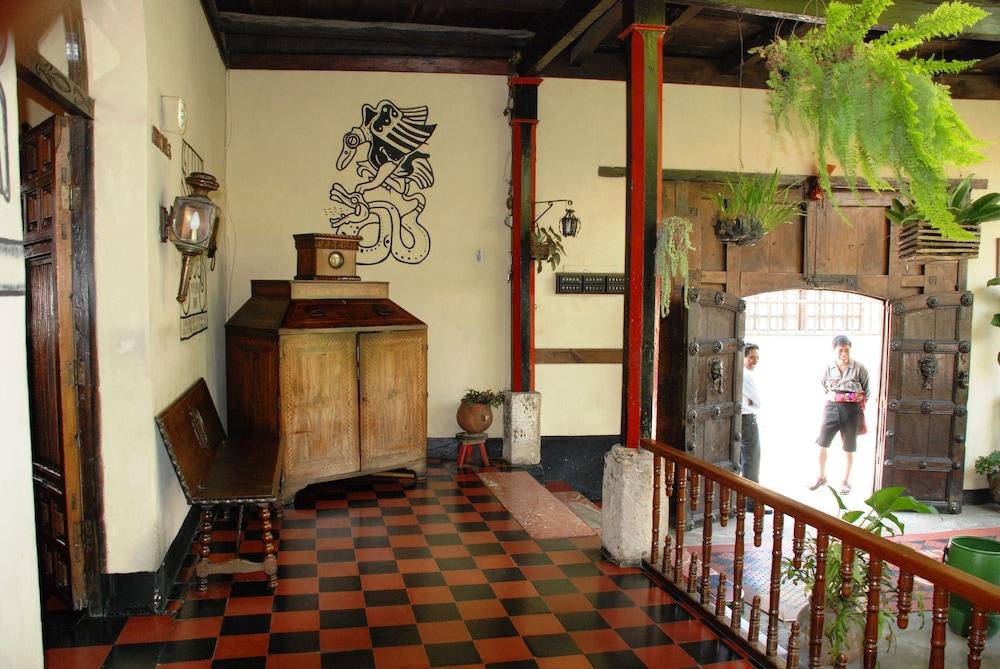 Hotel Museo Mayan Inn Chichicastenango Exterior photo