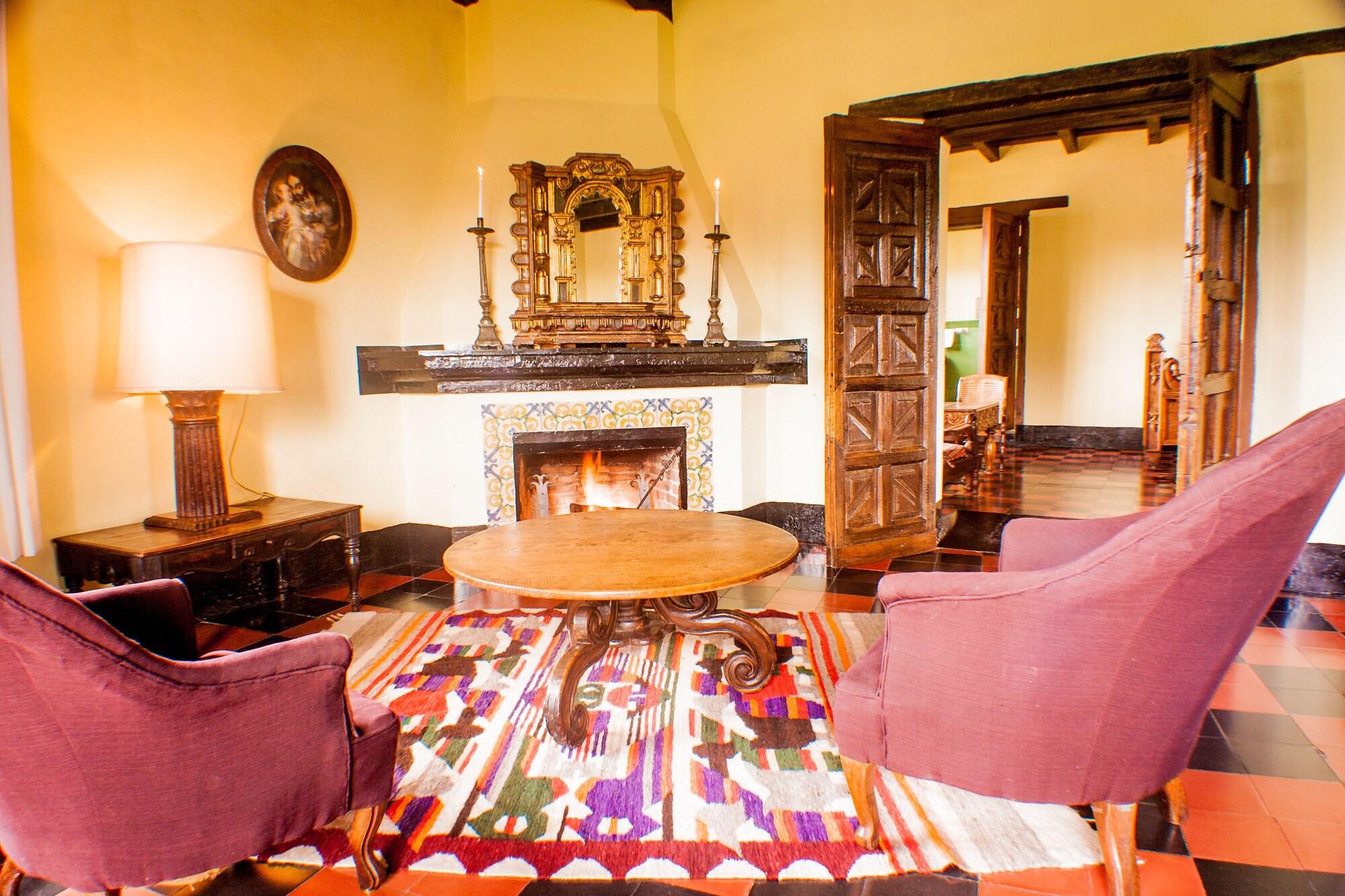 Hotel Museo Mayan Inn Chichicastenango Exterior photo