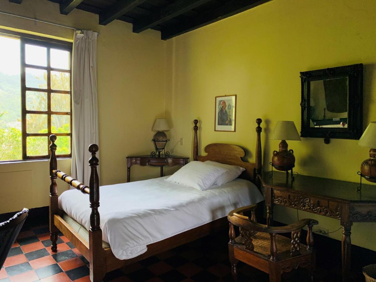 Hotel Museo Mayan Inn Chichicastenango Exterior photo