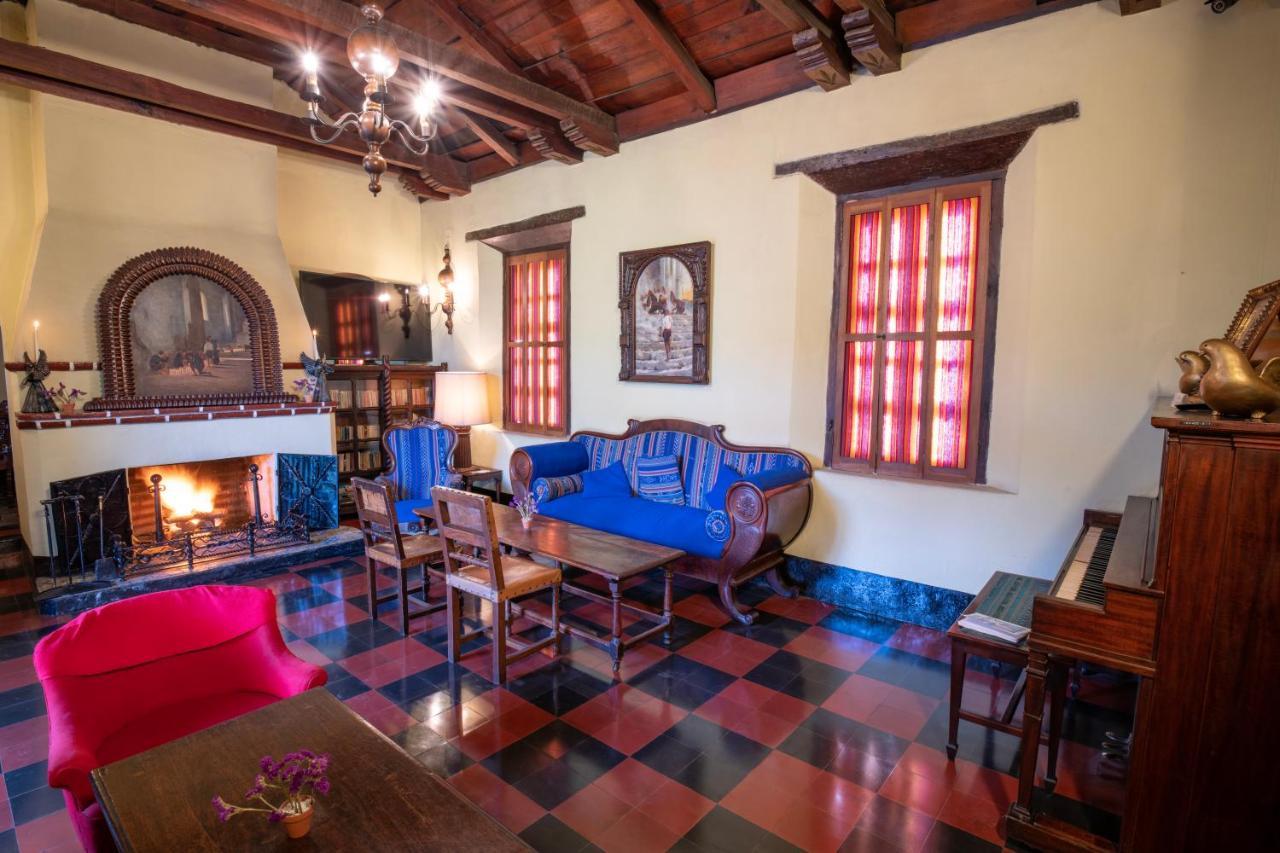 Hotel Museo Mayan Inn Chichicastenango Exterior photo