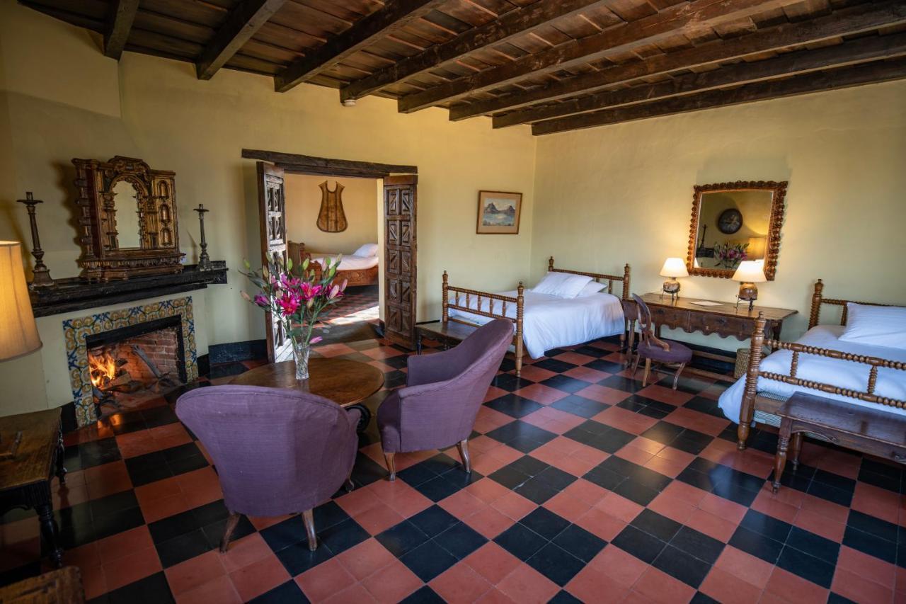 Hotel Museo Mayan Inn Chichicastenango Exterior photo