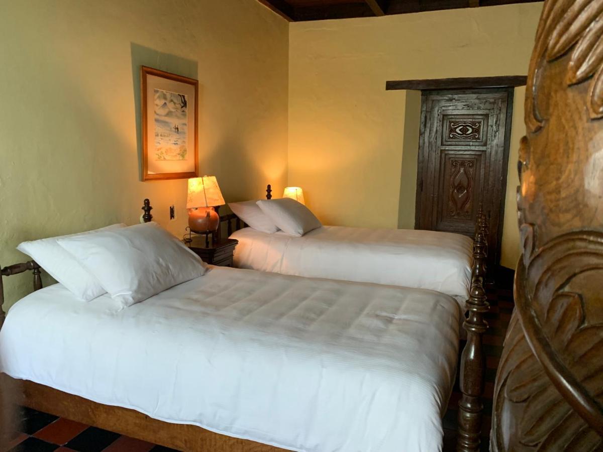 Hotel Museo Mayan Inn Chichicastenango Exterior photo