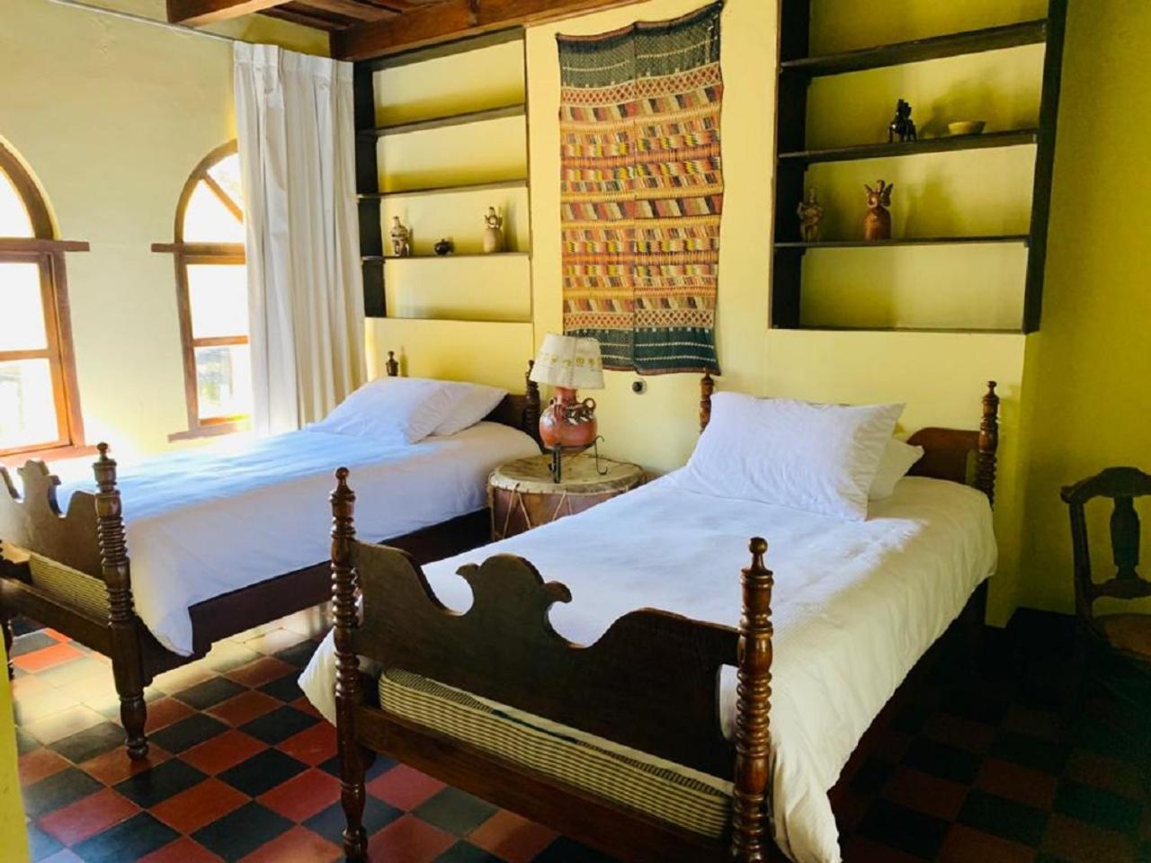 Hotel Museo Mayan Inn Chichicastenango Exterior photo